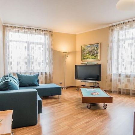 Old Town Apartment Next To Saint Peter'S Church Рига Екстериор снимка