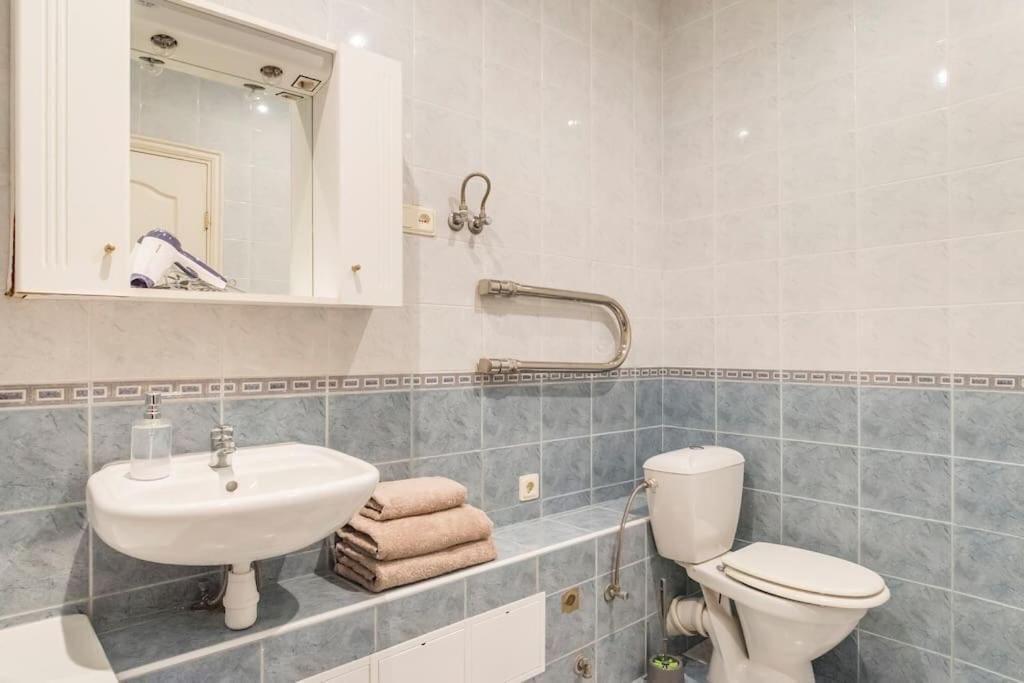 Old Town Apartment Next To Saint Peter'S Church Рига Екстериор снимка